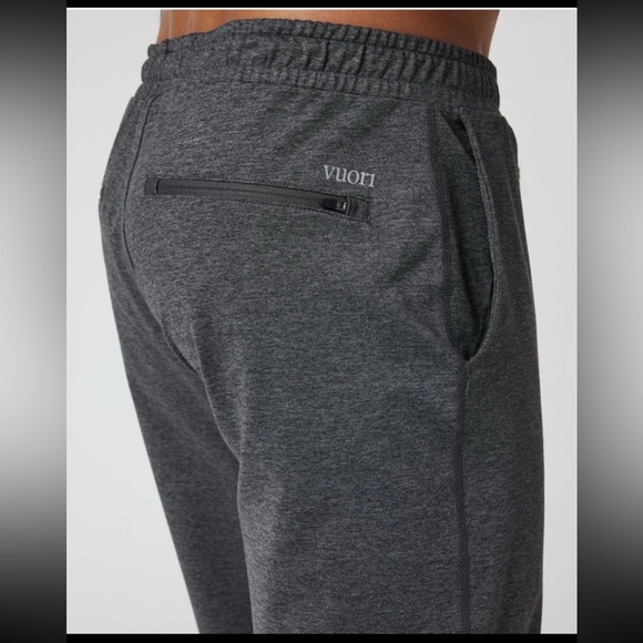Vuori Sunday Performance Jogger in Charcoal Heather size Small - Picture 5 of 12